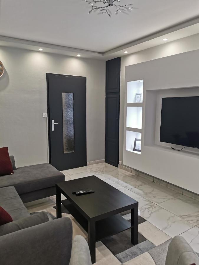 Appartement Meubles A Villeurbanne Lyon Bagian luar foto