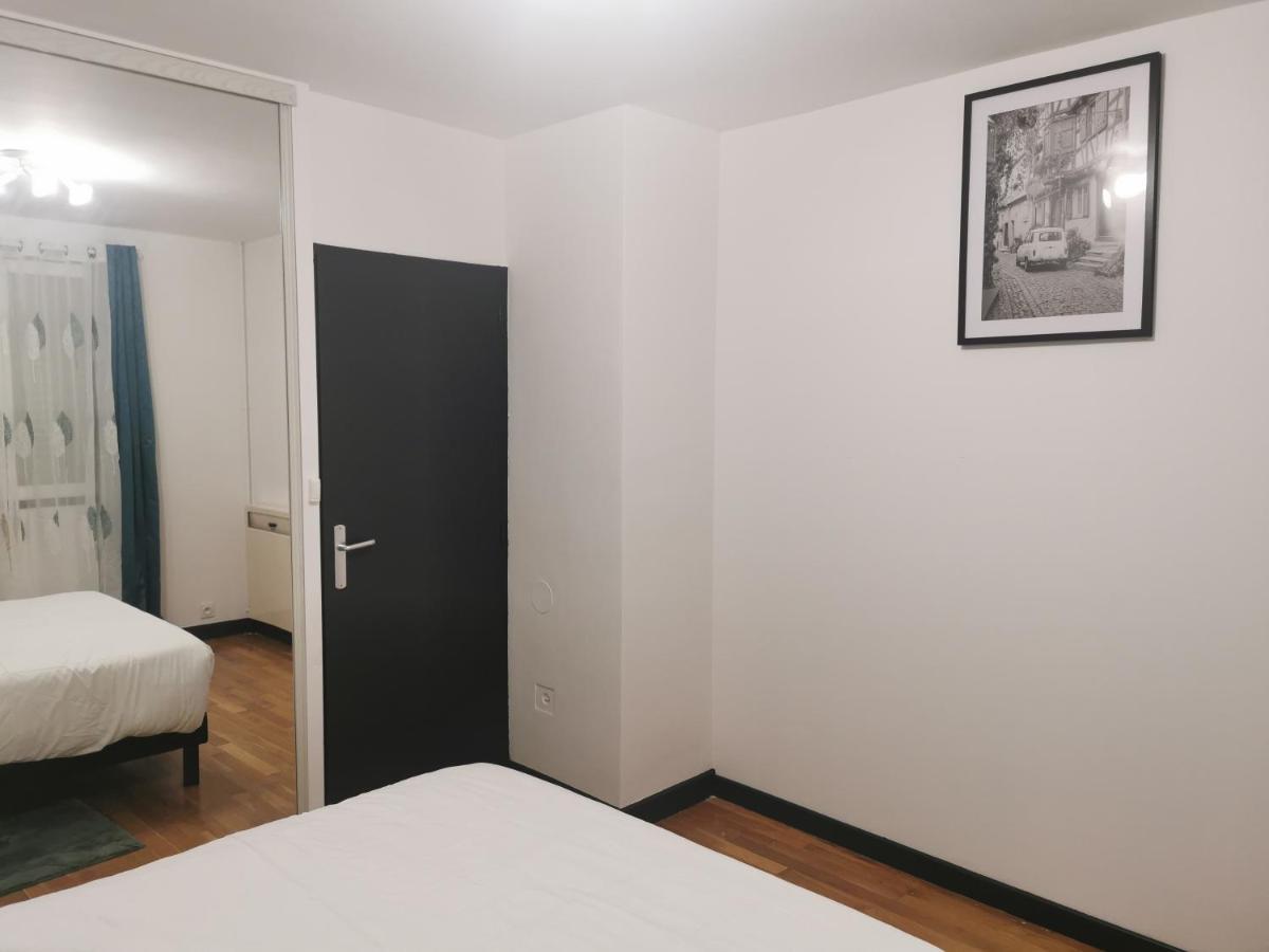 Appartement Meubles A Villeurbanne Lyon Bagian luar foto