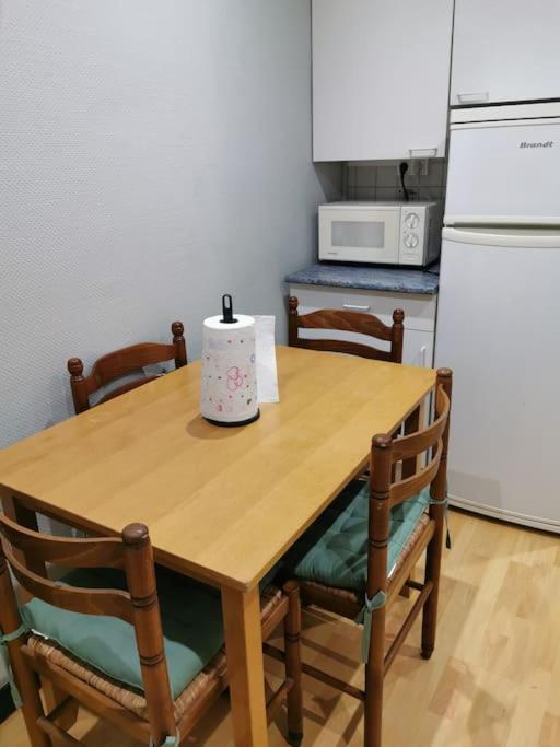 Appartement Meubles A Villeurbanne Lyon Bagian luar foto