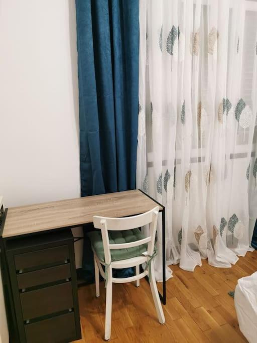 Appartement Meubles A Villeurbanne Lyon Bagian luar foto